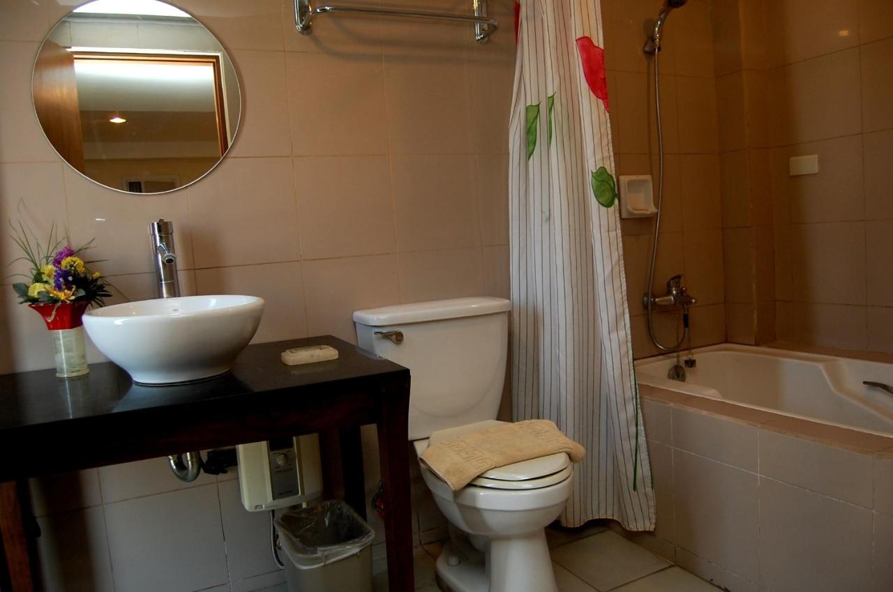 Isabel Suites Laoag Phòng bức ảnh
